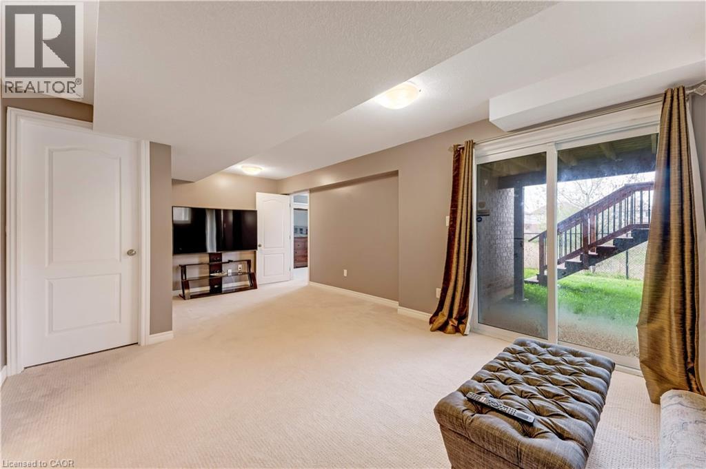 109 ROBERT SIMONE Way thumbnail 30