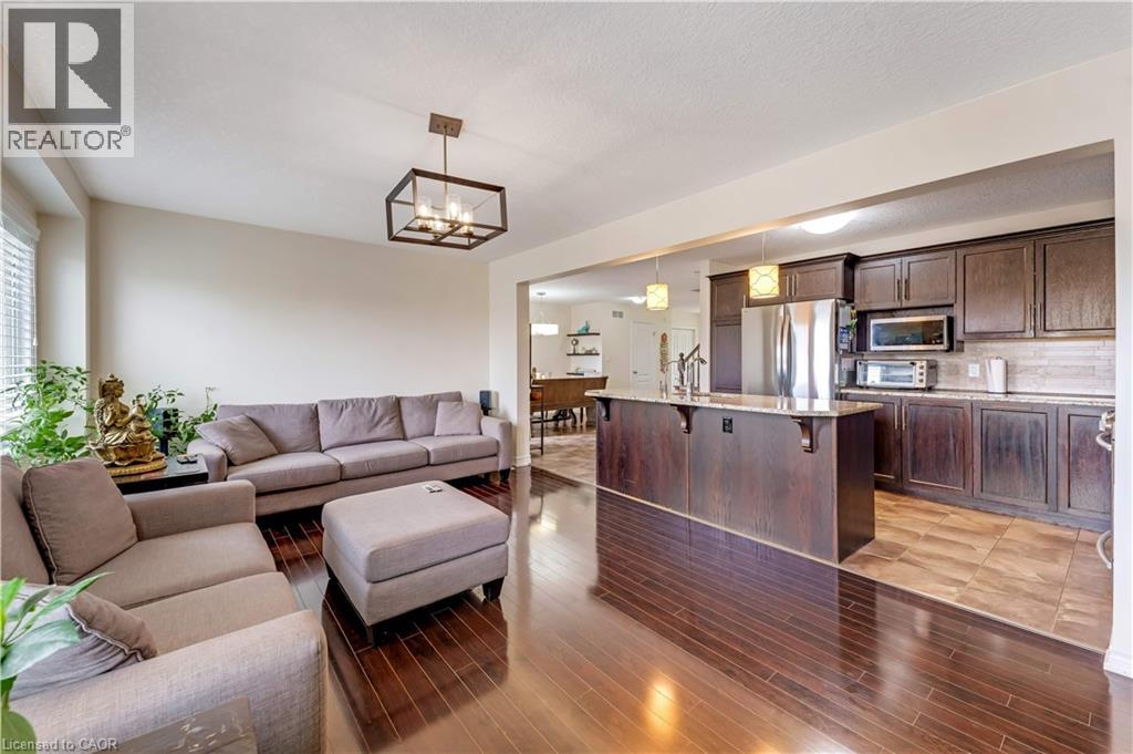 109 ROBERT SIMONE Way thumbnail 9