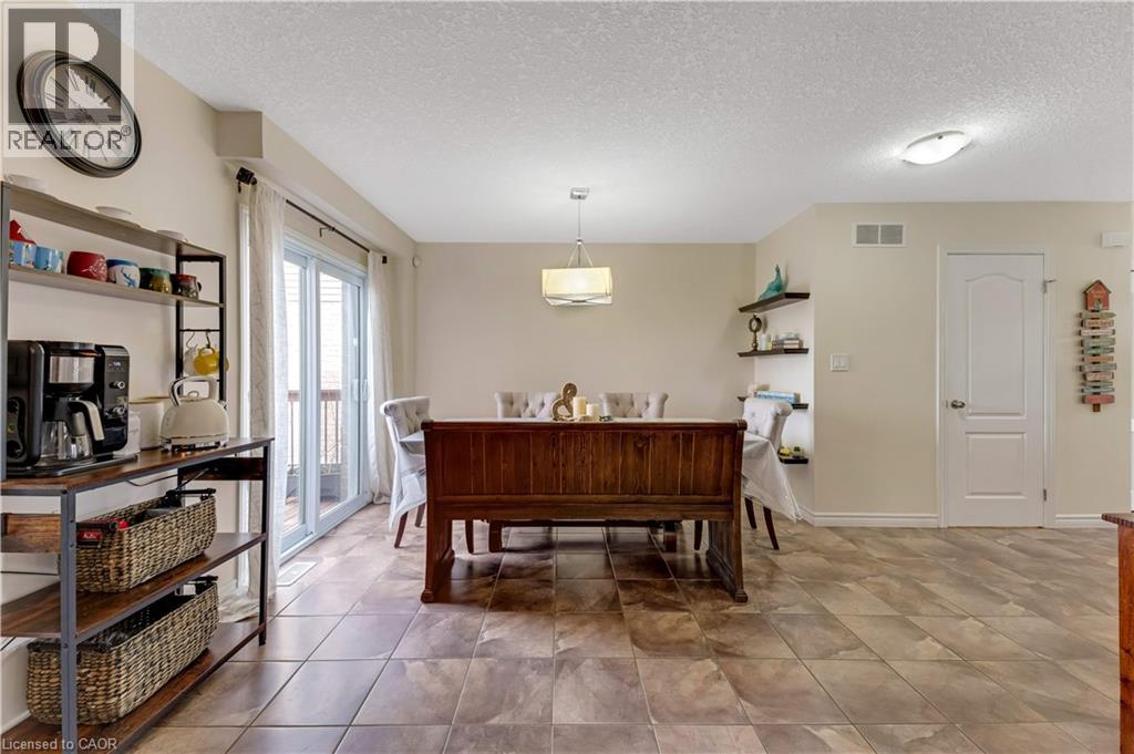109 ROBERT SIMONE Way thumbnail 5