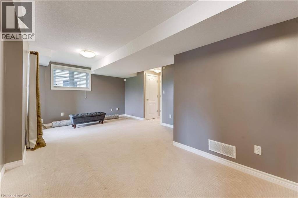 109 ROBERT SIMONE Way thumbnail 32