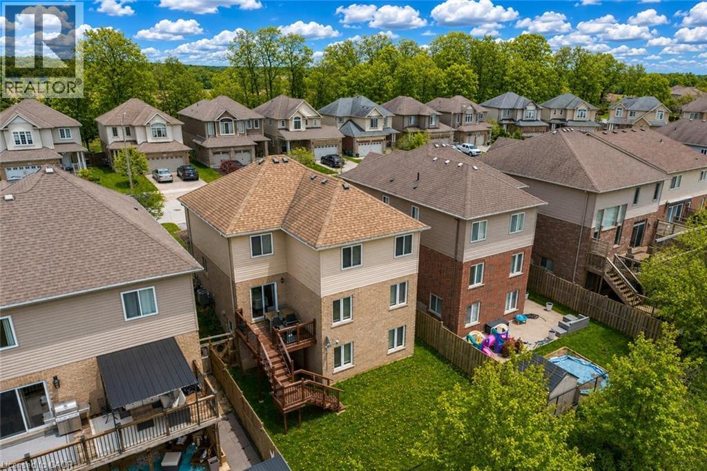 109 ROBERT SIMONE Way thumbnail 43