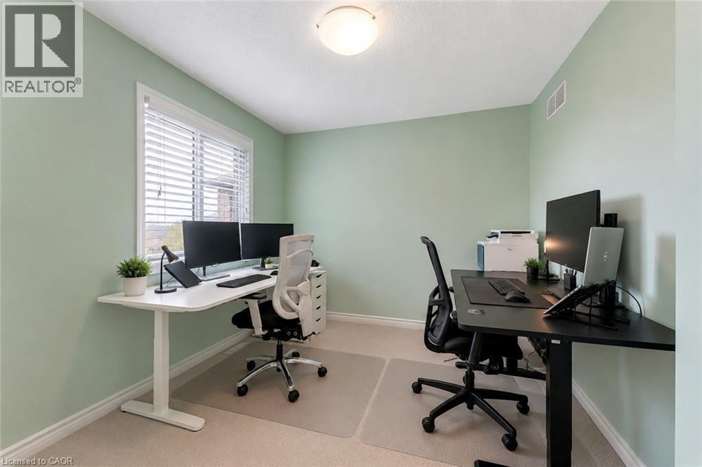 109 ROBERT SIMONE Way thumbnail 28