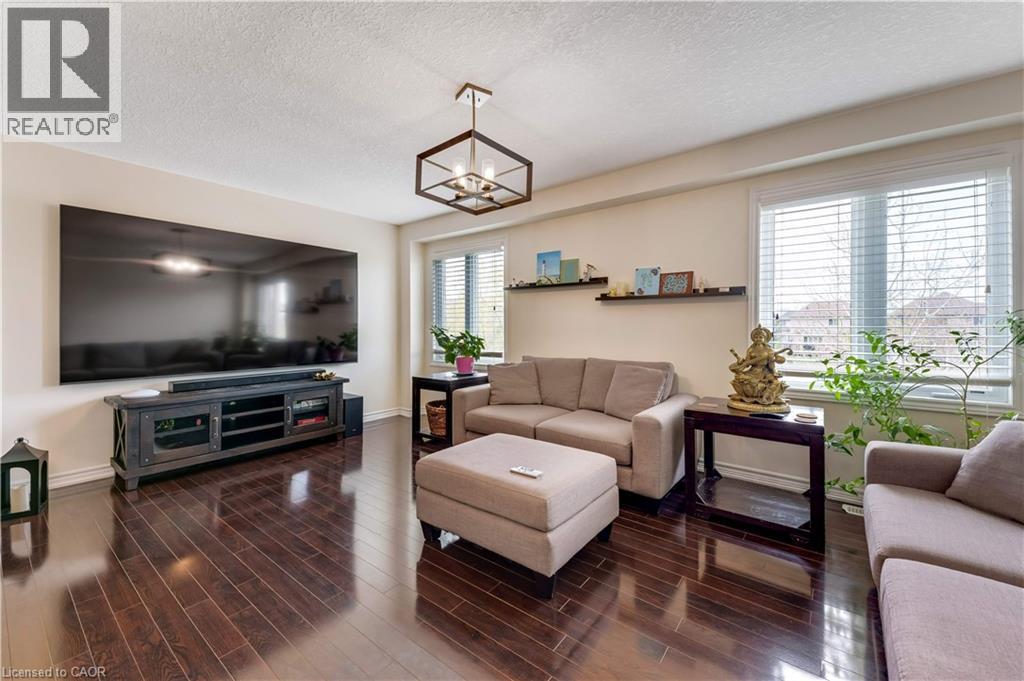 109 ROBERT SIMONE Way thumbnail 10