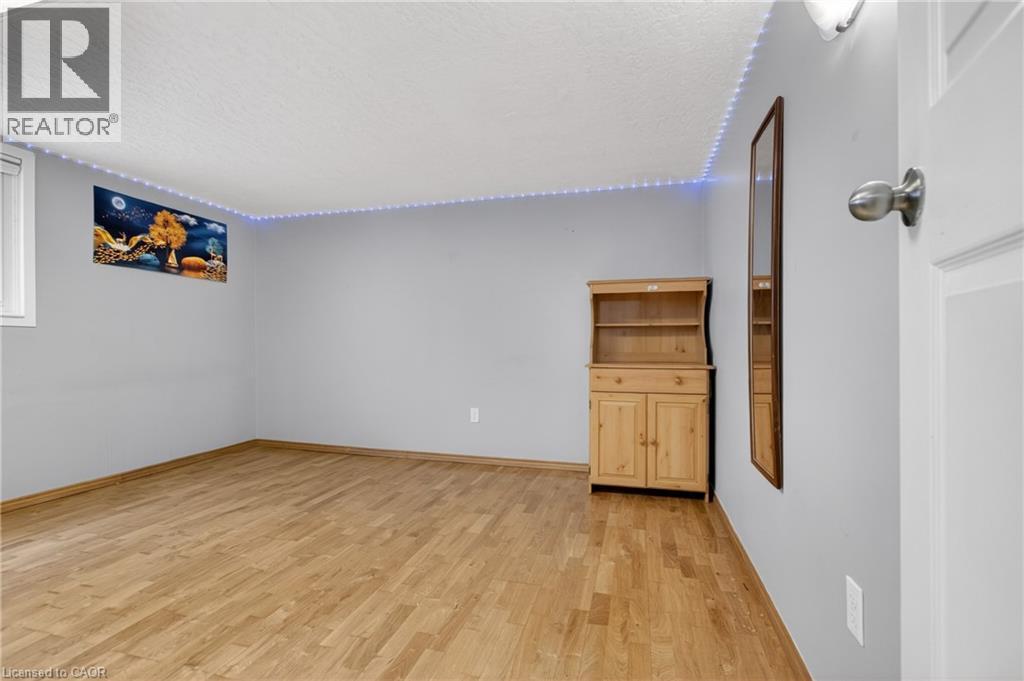 270 MAUSSER Avenue thumbnail 38