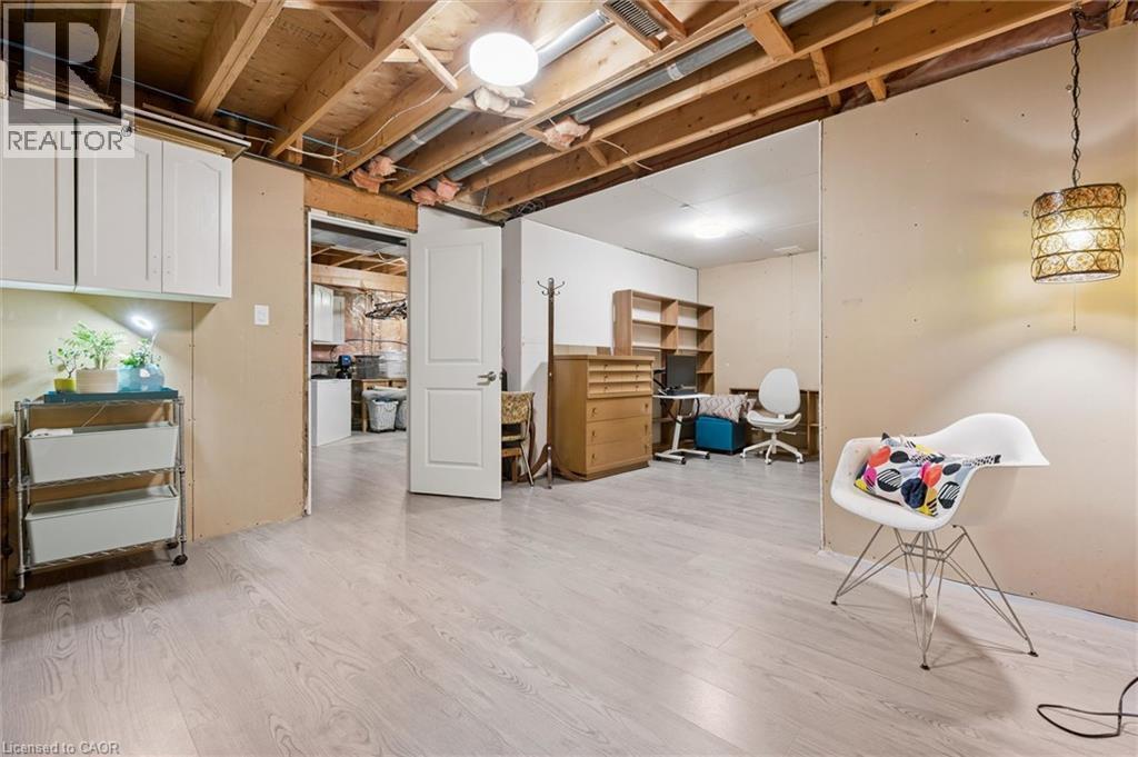 375 KINGSCOURT Drive Unit# 27 thumbnail 23