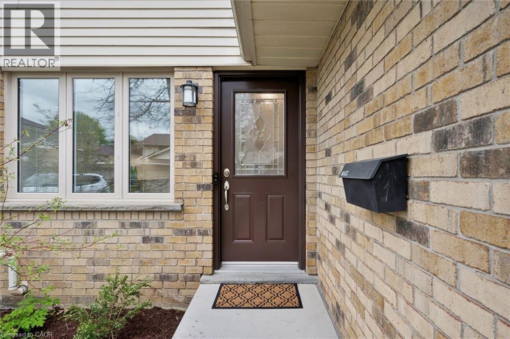 375 KINGSCOURT Drive Unit# 27 thumbnail 3
