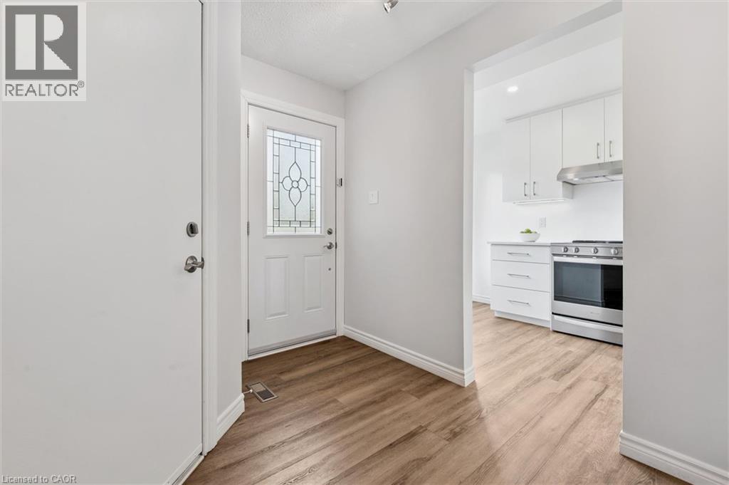 375 KINGSCOURT Drive Unit# 27 thumbnail 4