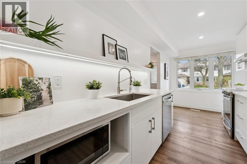 375 KINGSCOURT Drive Unit# 27 thumbnail 7