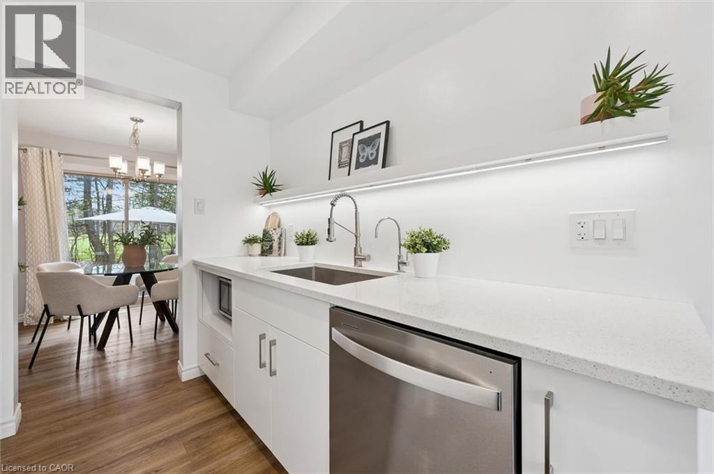 375 KINGSCOURT Drive Unit# 27 thumbnail 8