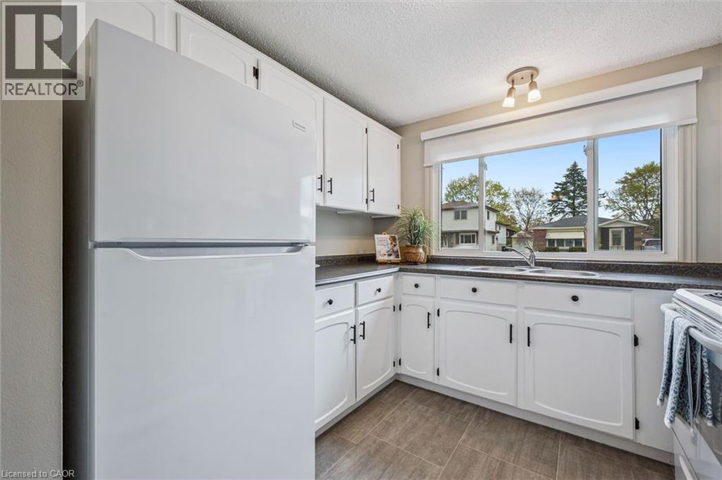 49 BROKEN OAK Crescent thumbnail 14