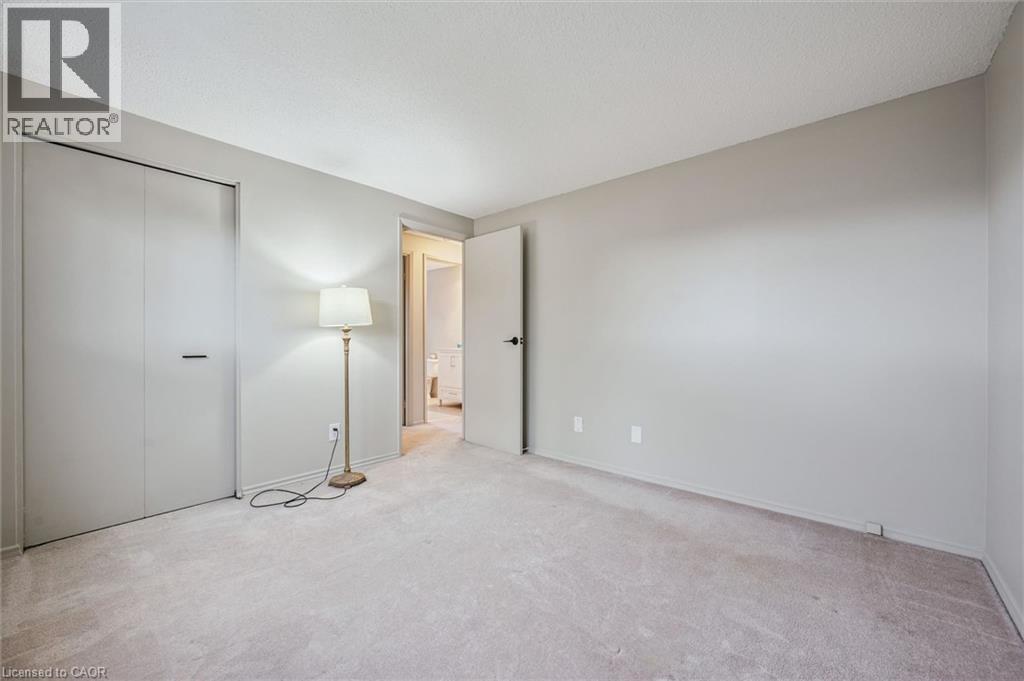 49 BROKEN OAK Crescent thumbnail 18