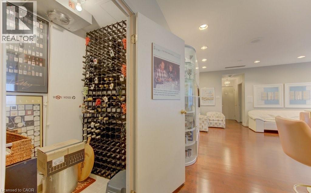 265 WESTCOURT Place Unit# PH9 thumbnail 16