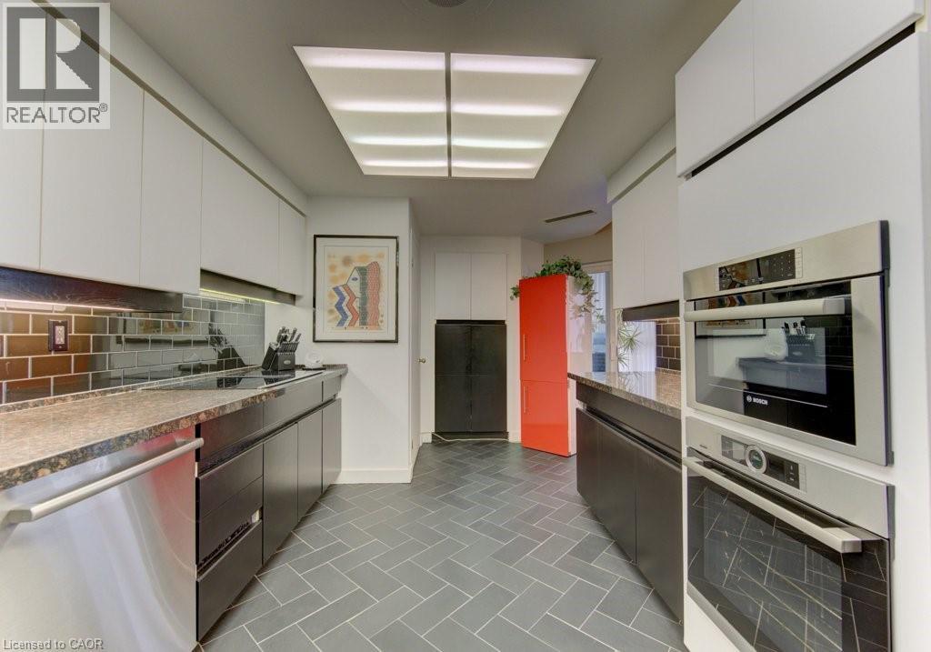 265 WESTCOURT Place Unit# PH9 thumbnail 32