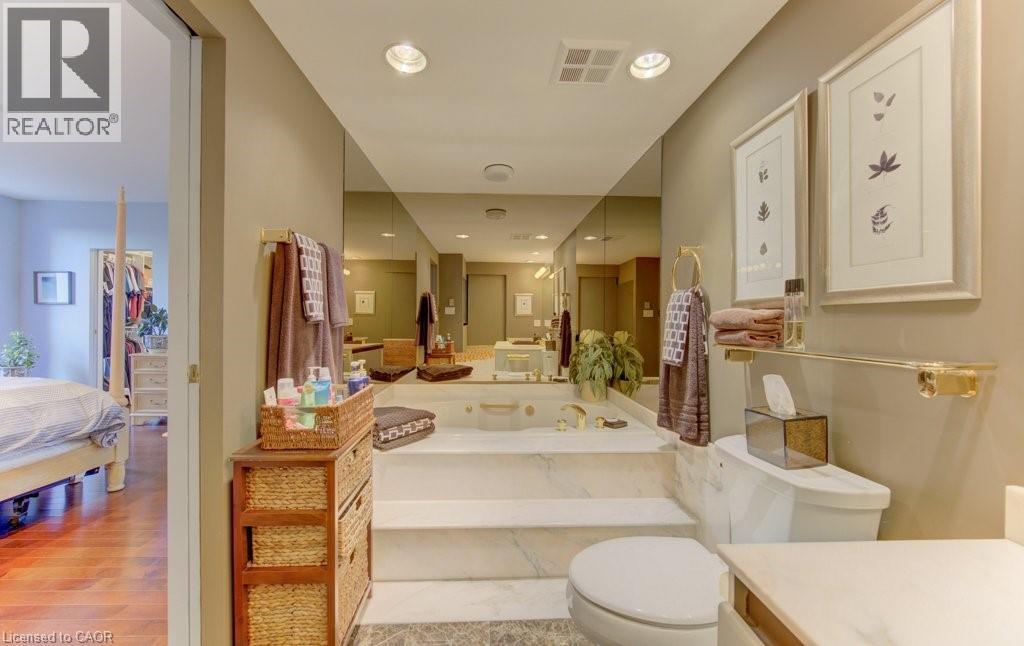 265 WESTCOURT Place Unit# PH9 thumbnail 43