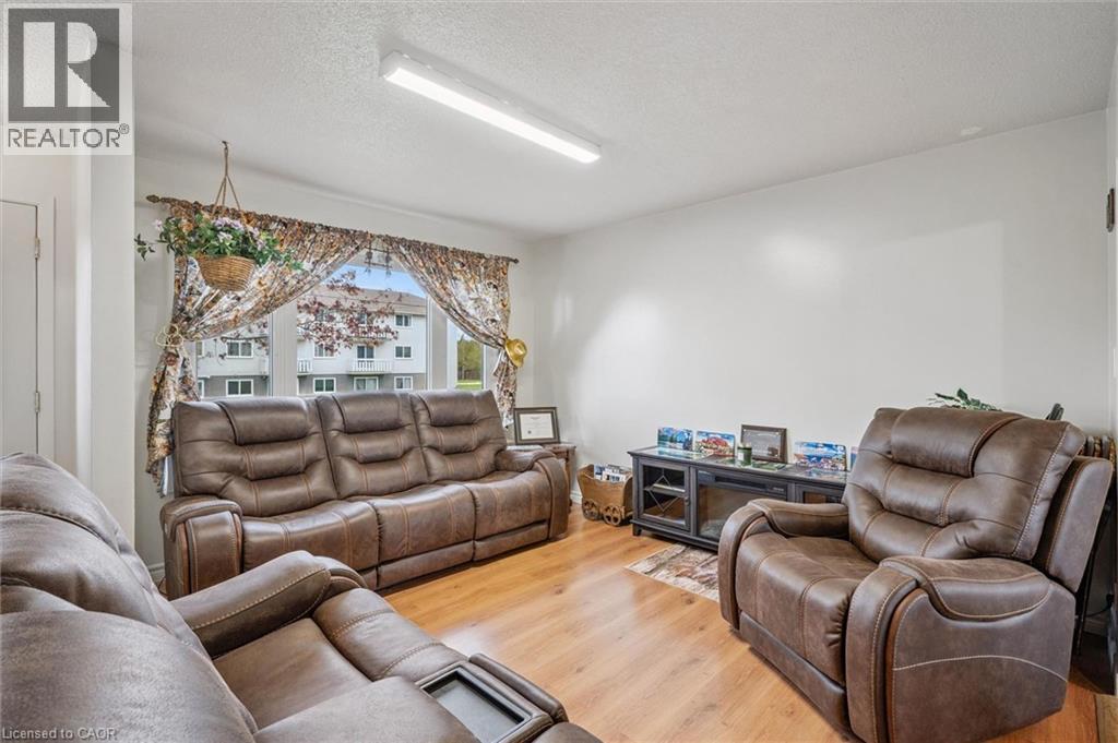 105 ORIOLE Parkway thumbnail 9