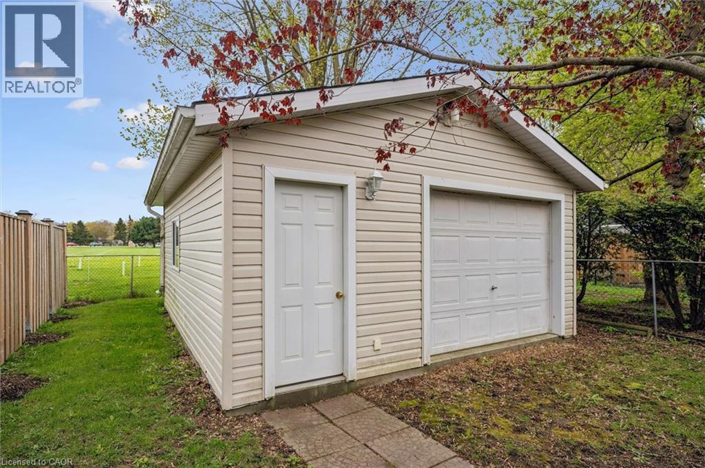 105 ORIOLE Parkway thumbnail 30