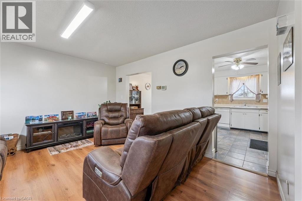 105 ORIOLE Parkway thumbnail 8