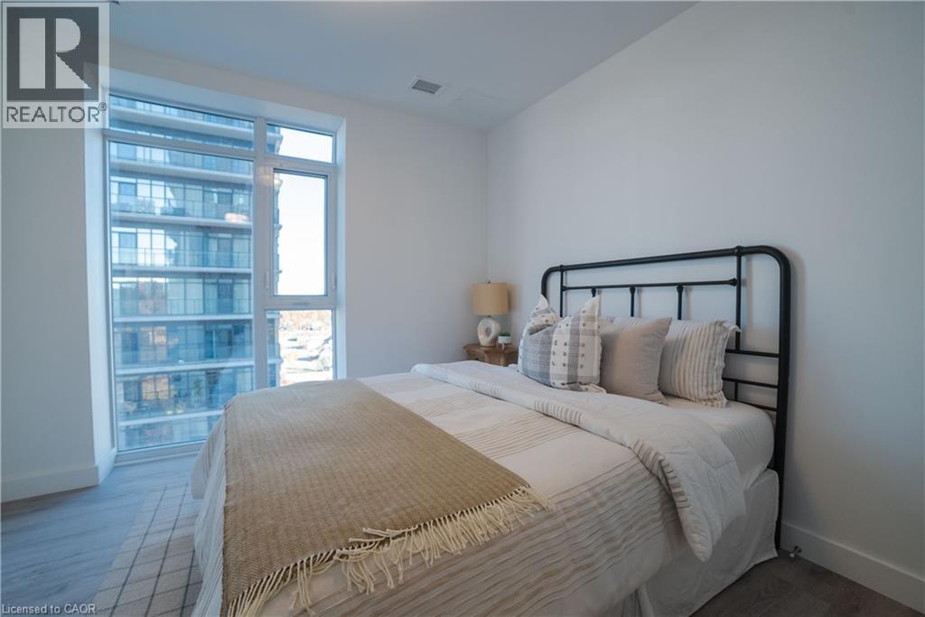 15 GLEBE Street Unit# 1701 thumbnail 12