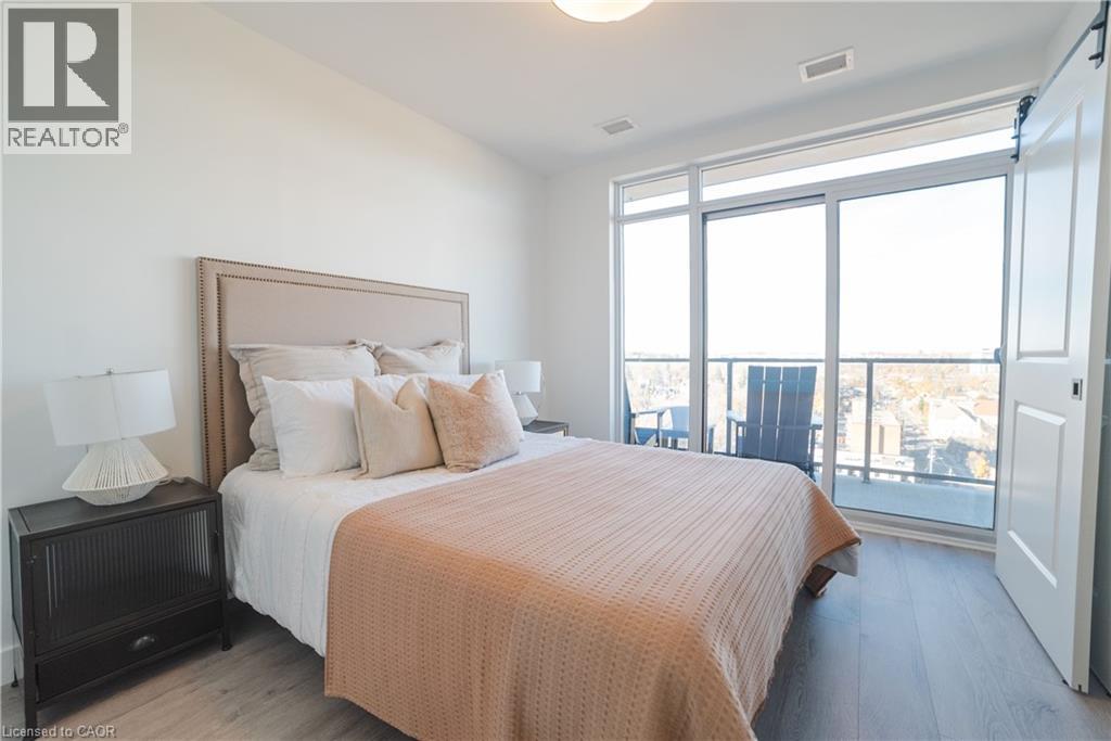 15 GLEBE Street Unit# 1701 thumbnail 16