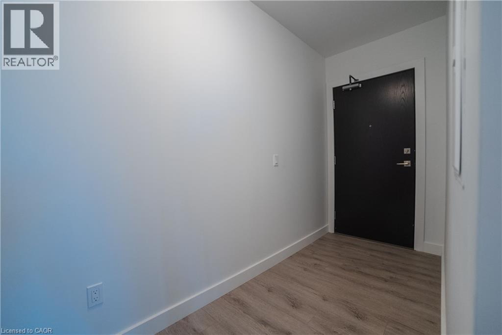 15 GLEBE Street Unit# 1701 thumbnail 2