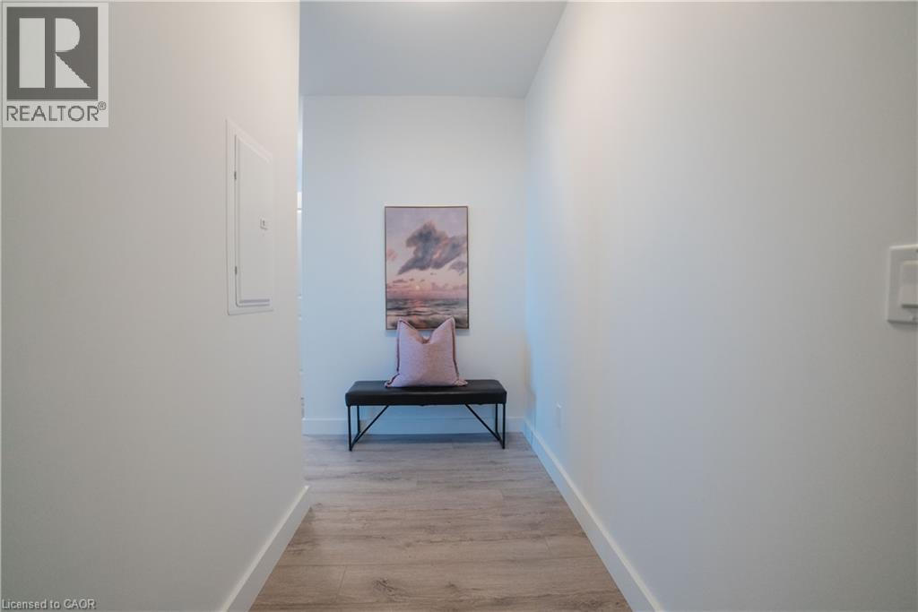 15 GLEBE Street Unit# 1701 thumbnail 3