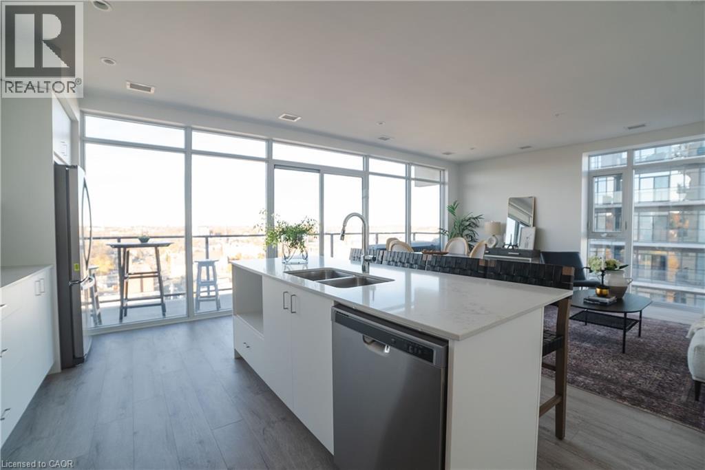 15 GLEBE Street Unit# 1701 thumbnail 4