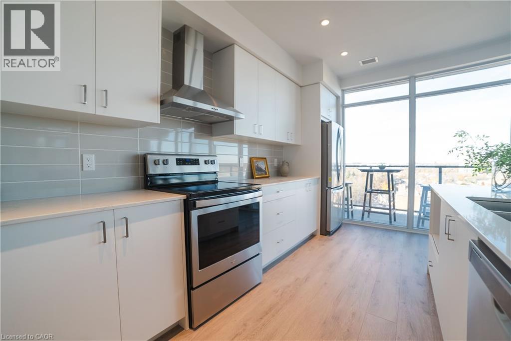 15 GLEBE Street Unit# 1701 thumbnail 5