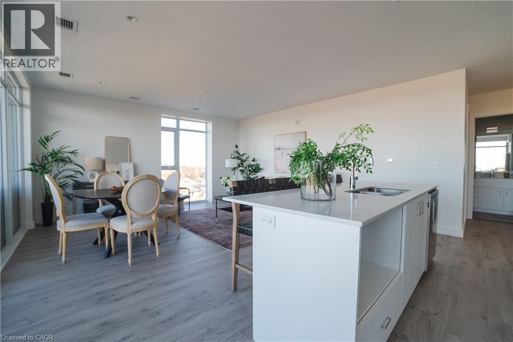 15 GLEBE Street Unit# 1701 thumbnail 6