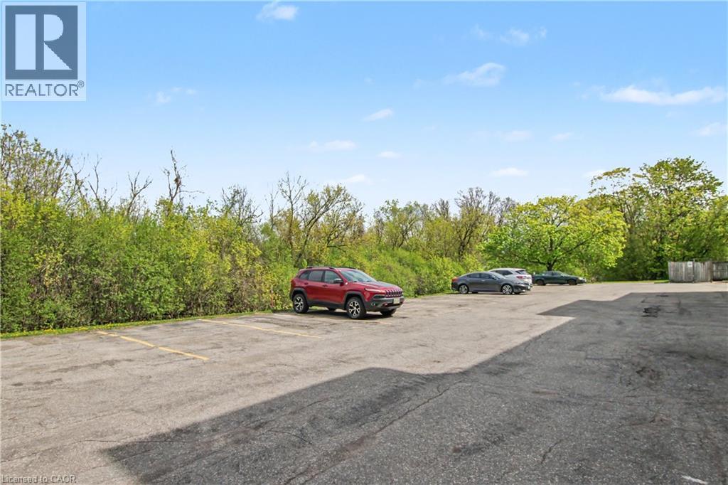4 AVALON Place Unit# 105 thumbnail 22
