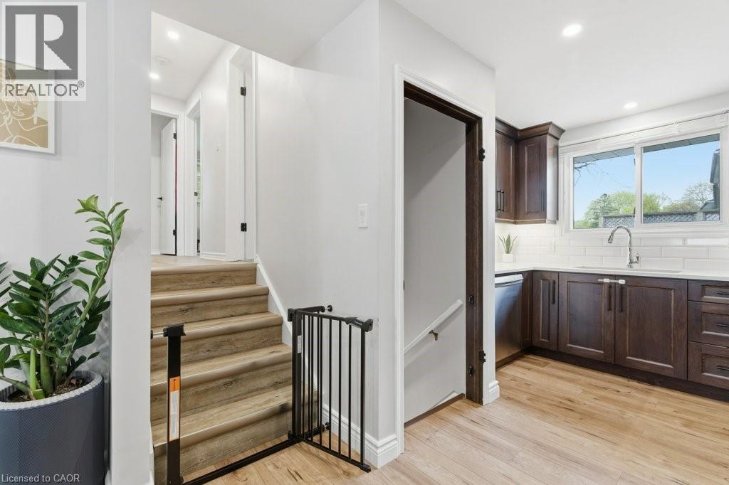 638 GLEN FORREST Boulevard thumbnail 17