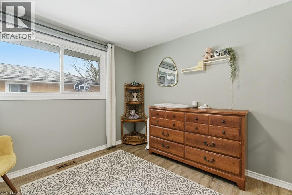 638 GLEN FORREST Boulevard thumbnail 19