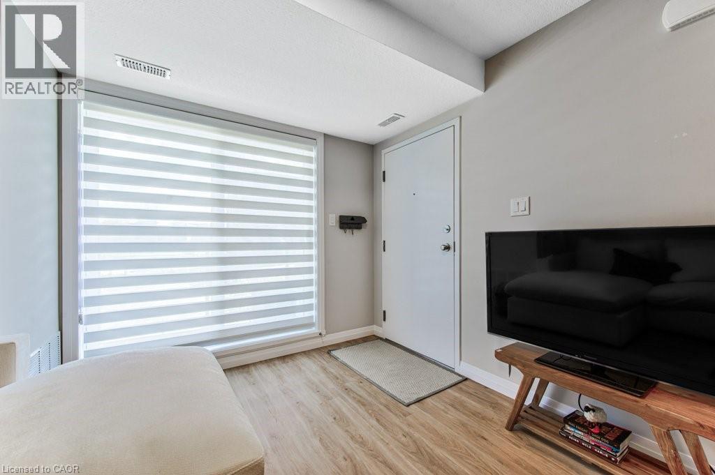 410 NORTHFIELD Drive Unit# B11 thumbnail 4
