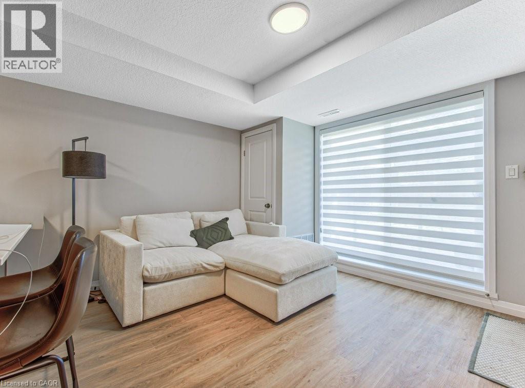 410 NORTHFIELD Drive Unit# B11 thumbnail 6