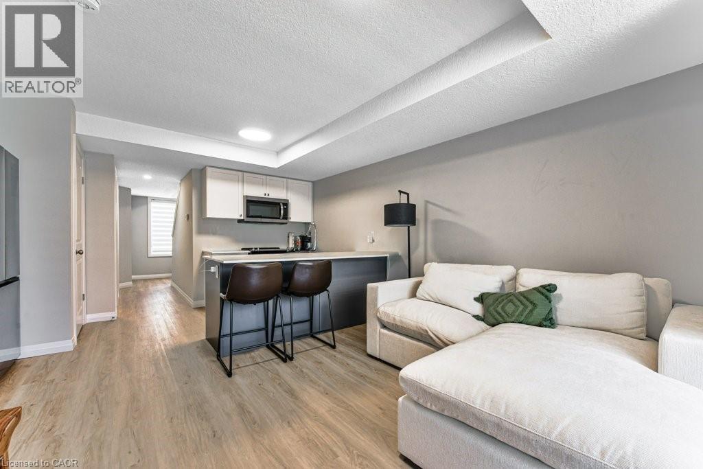 410 NORTHFIELD Drive Unit# B11 thumbnail 5