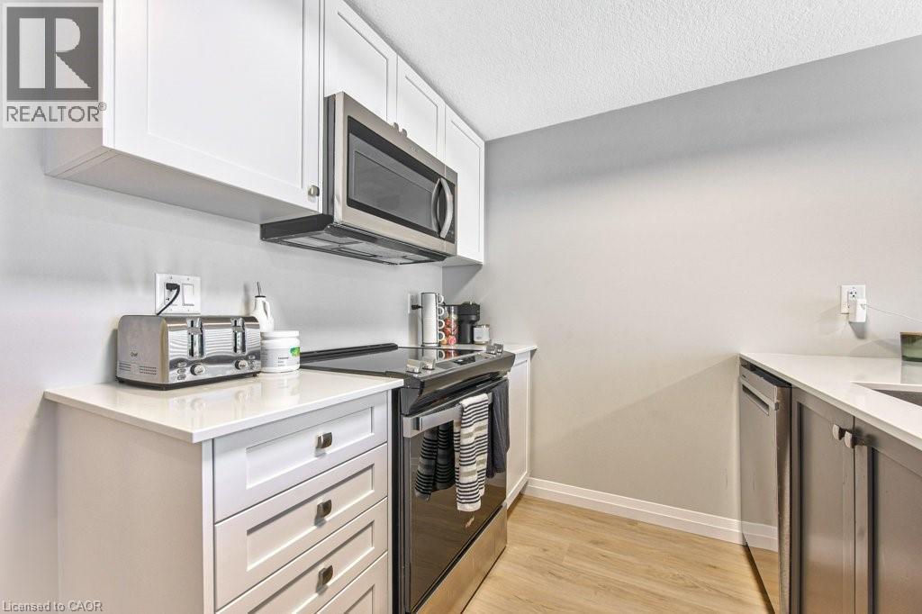 410 NORTHFIELD Drive Unit# B11 thumbnail 9