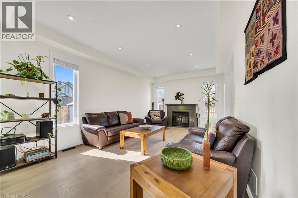 433 TWINLEAF Street thumbnail 14