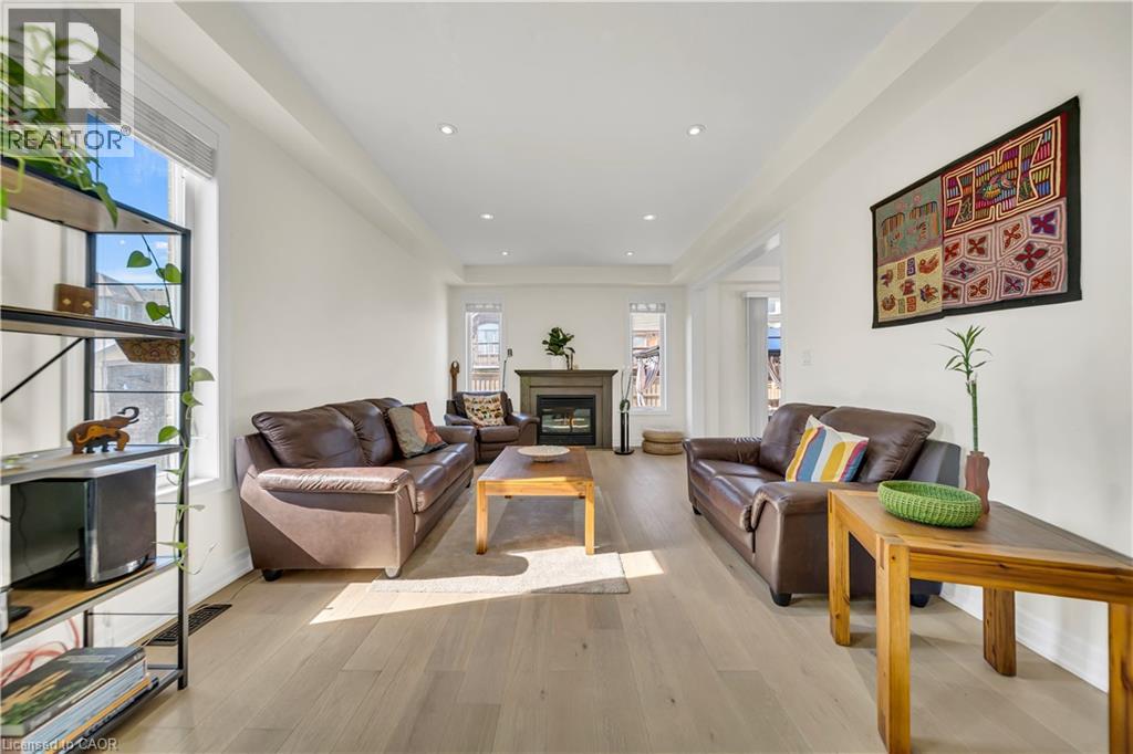 433 TWINLEAF Street thumbnail 13