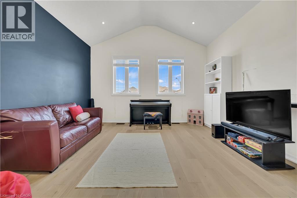 433 TWINLEAF Street thumbnail 27