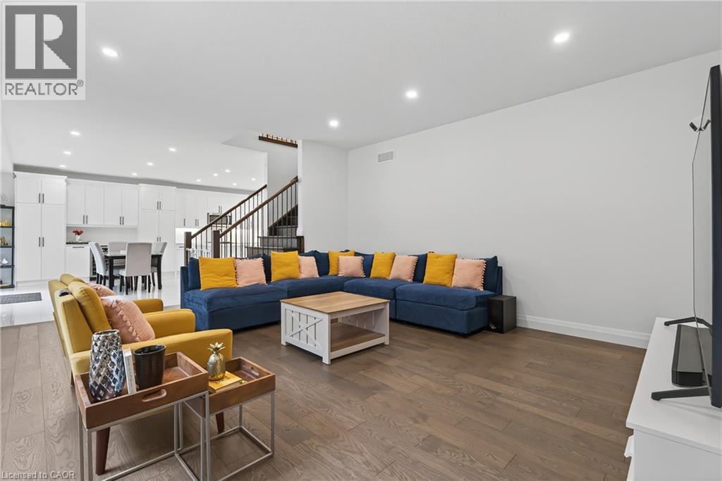 209 JEFFREY Place thumbnail 17