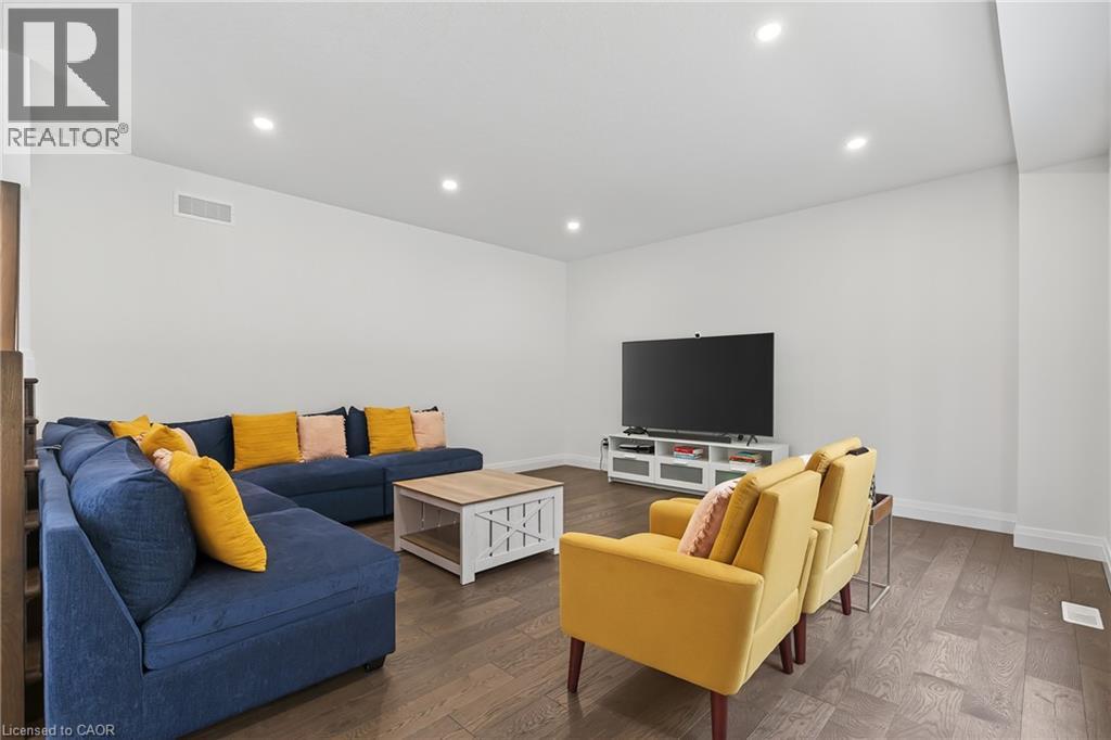 209 JEFFREY Place thumbnail 16