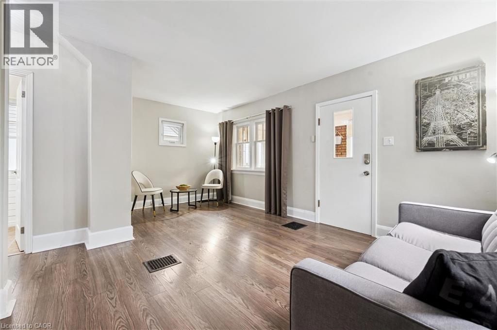 237 S BORDEN Avenue S thumbnail 9