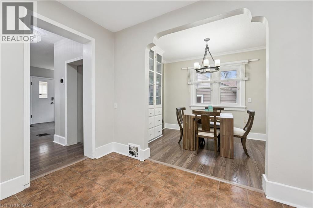 237 S BORDEN Avenue S thumbnail 16