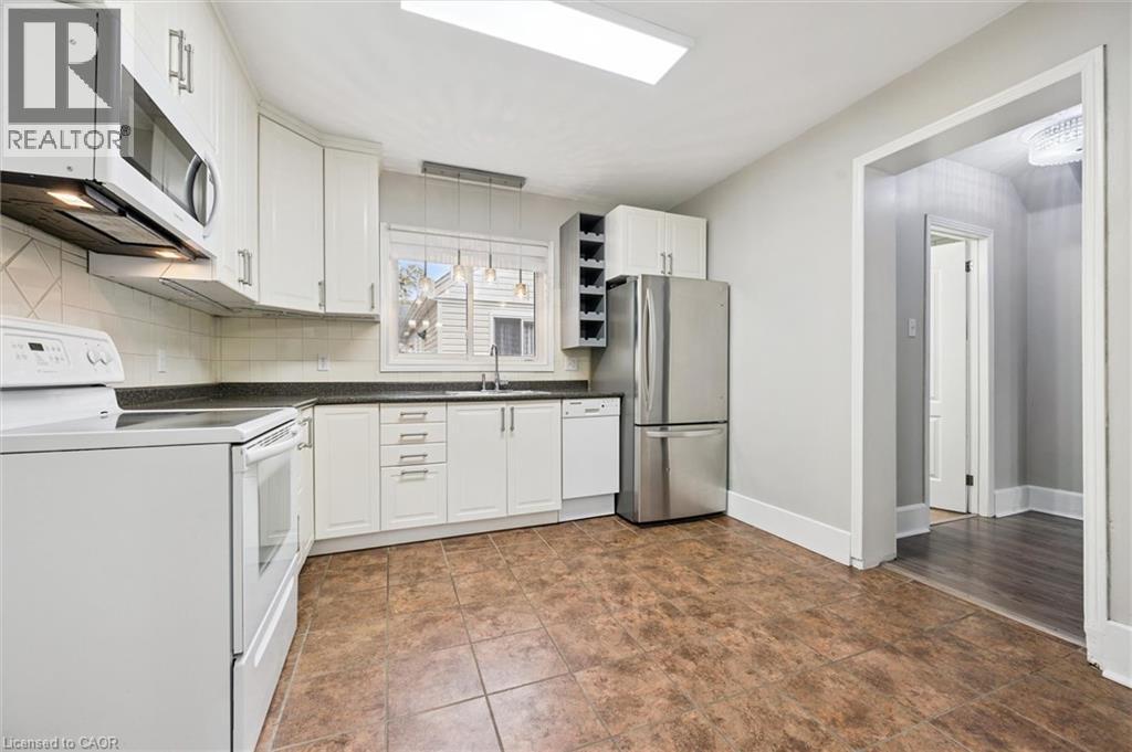 237 S BORDEN Avenue S thumbnail 13