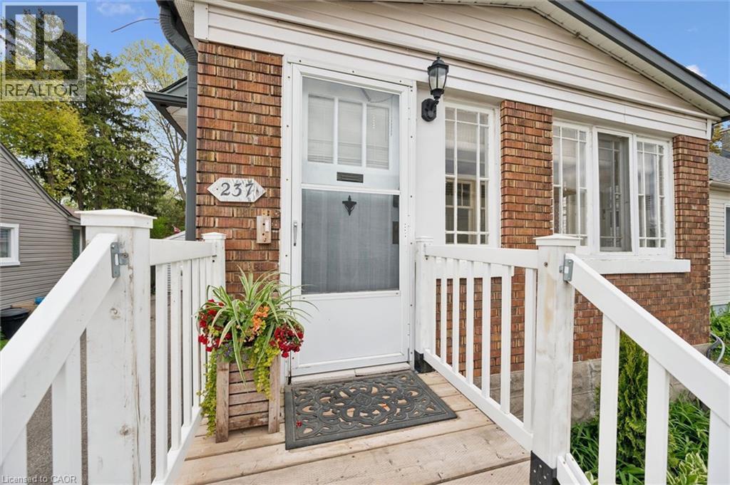 237 S BORDEN Avenue S thumbnail 4