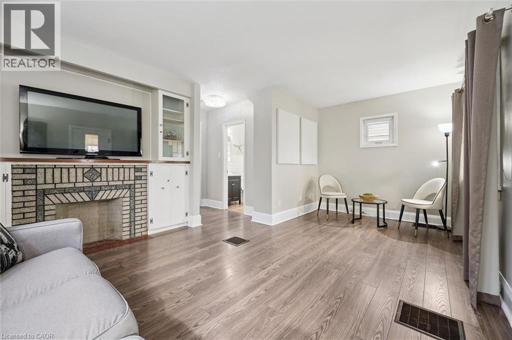 237 S BORDEN Avenue S thumbnail 10