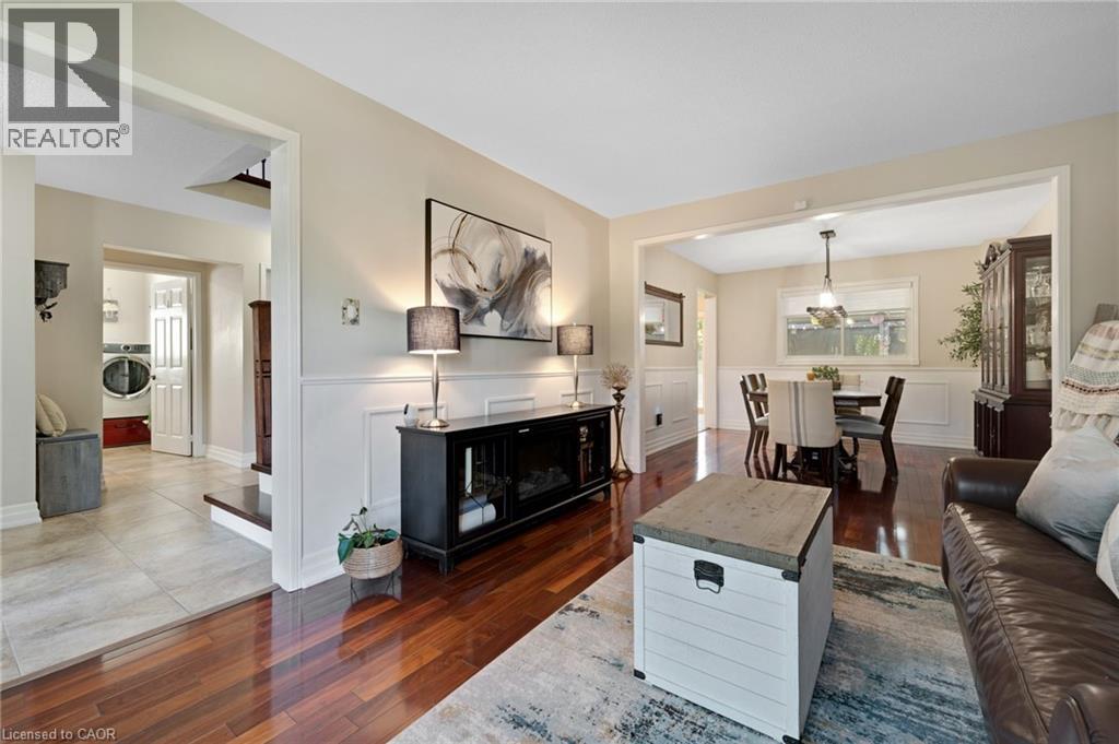 477 BURNETT Avenue thumbnail 8