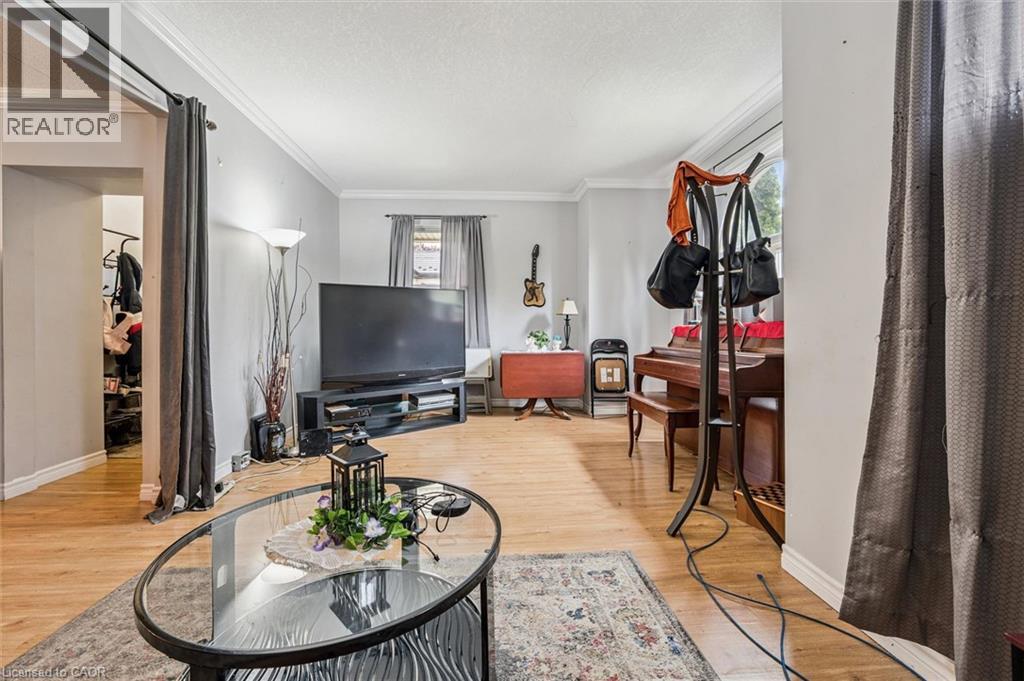 27 ROSEVIEW Avenue thumbnail 9