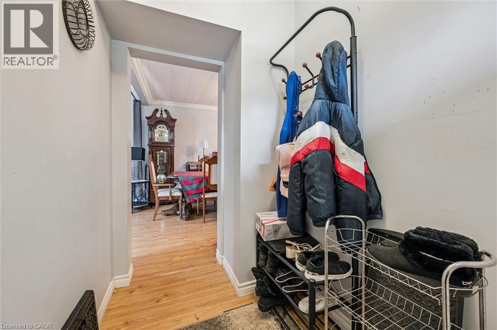 27 ROSEVIEW Avenue thumbnail 7
