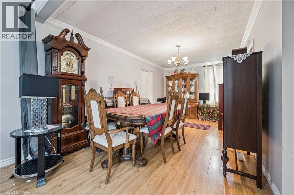 27 ROSEVIEW Avenue thumbnail 15