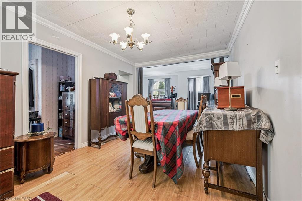 27 ROSEVIEW Avenue thumbnail 16